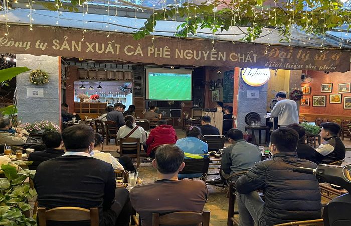 Xem bóng đá màn hình lớn ở Hà Nội 