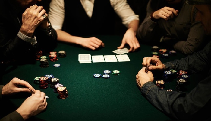 chơi poker đổi tiền